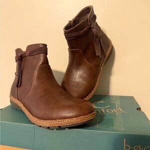 NIB  boc by Born Boots; Big on Comfort; Brown leather & man made; Sz 8 M